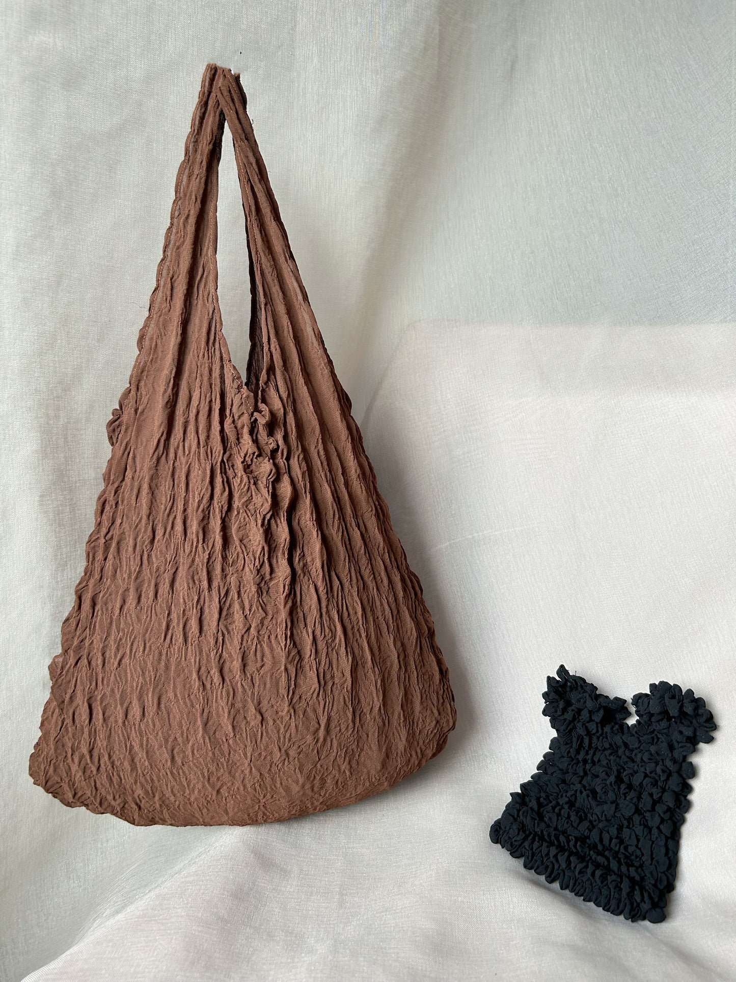 Chocolate brown mesh thin Foldable Reusable grocery shopping bag-flex totes